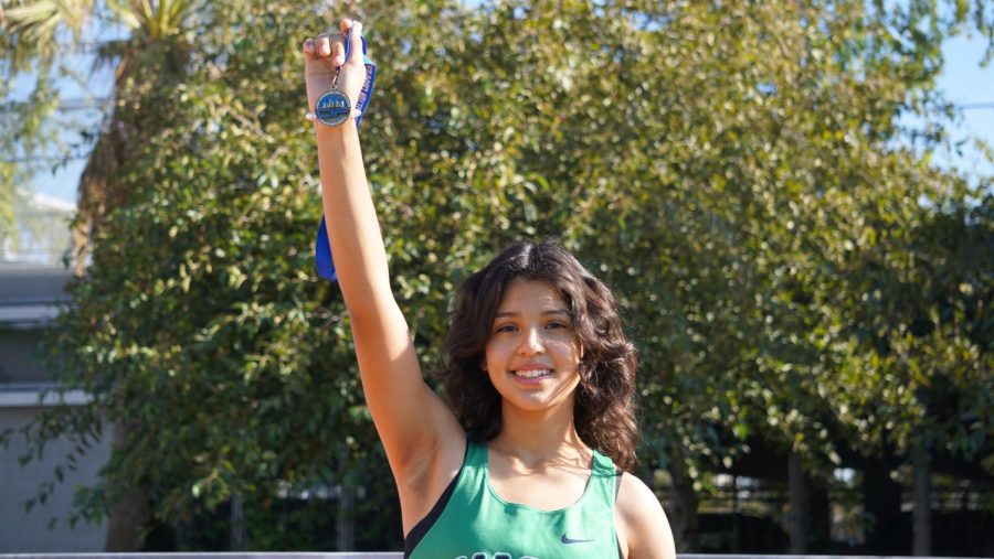 Kellie Mena Takes First Place in CIF Los Angeles Cross Country Race